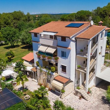 Apartments Lori Пореч Экстерьер фото