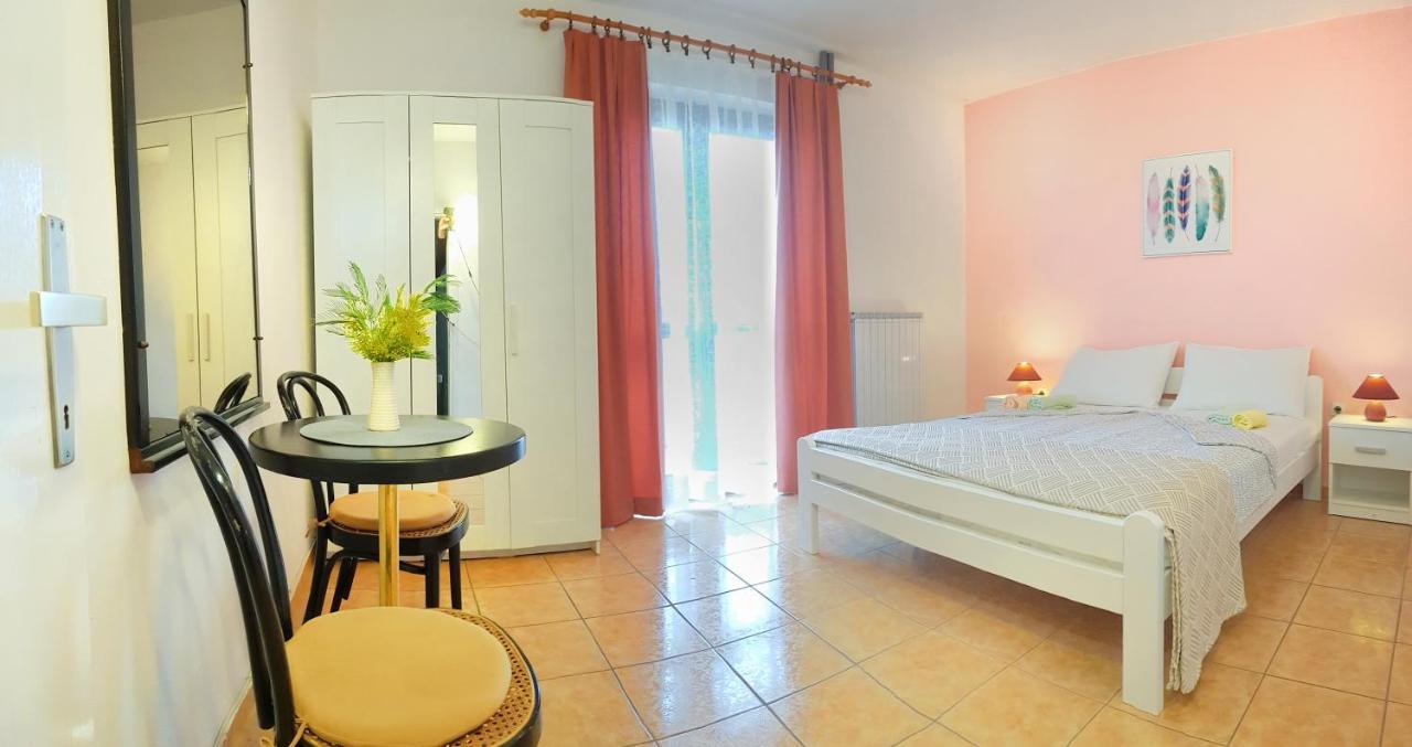 Apartments Lori Пореч Экстерьер фото